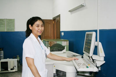 敬業奉獻，服務患者--記新莊孜醫院檢驗科主任、主管檢驗師王莉